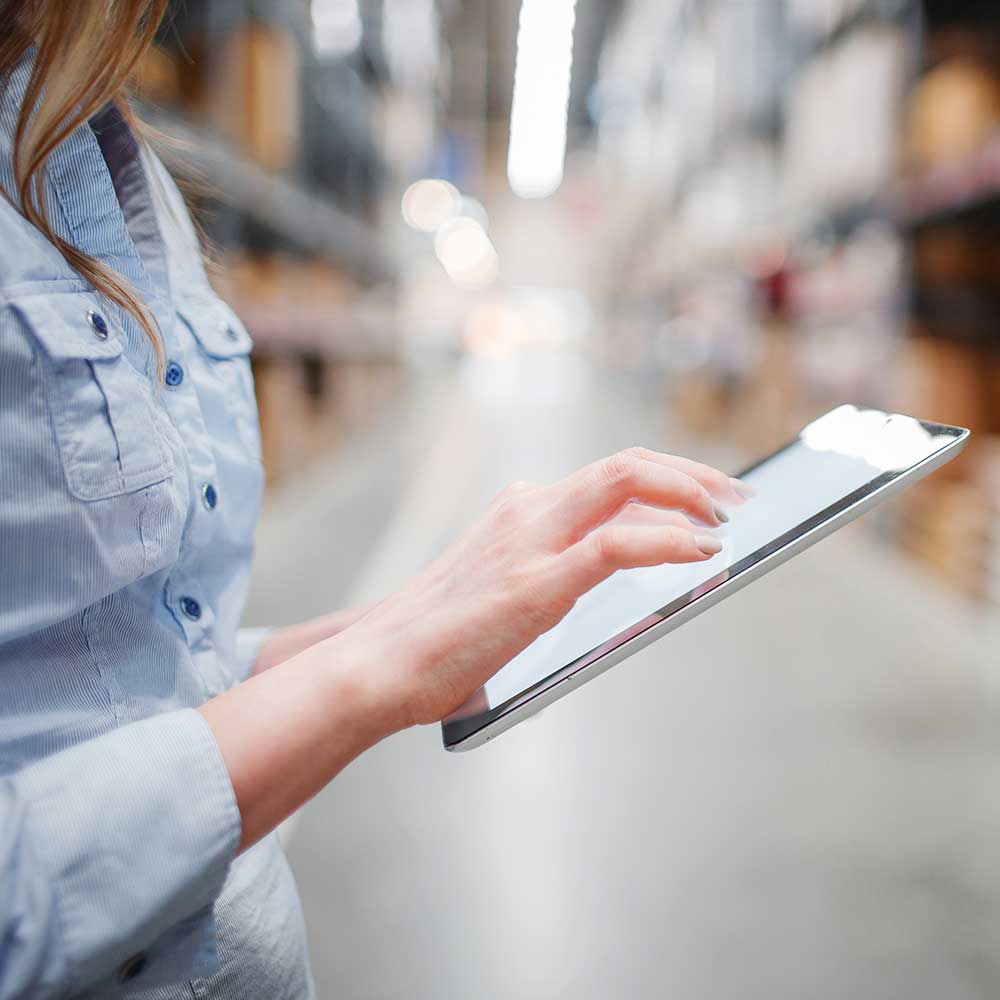 By working with a 3PL provider, e-commerce businesses can outsource some of their key tasks